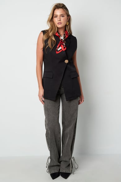 The Sleeveless Blazer h5 Picture7